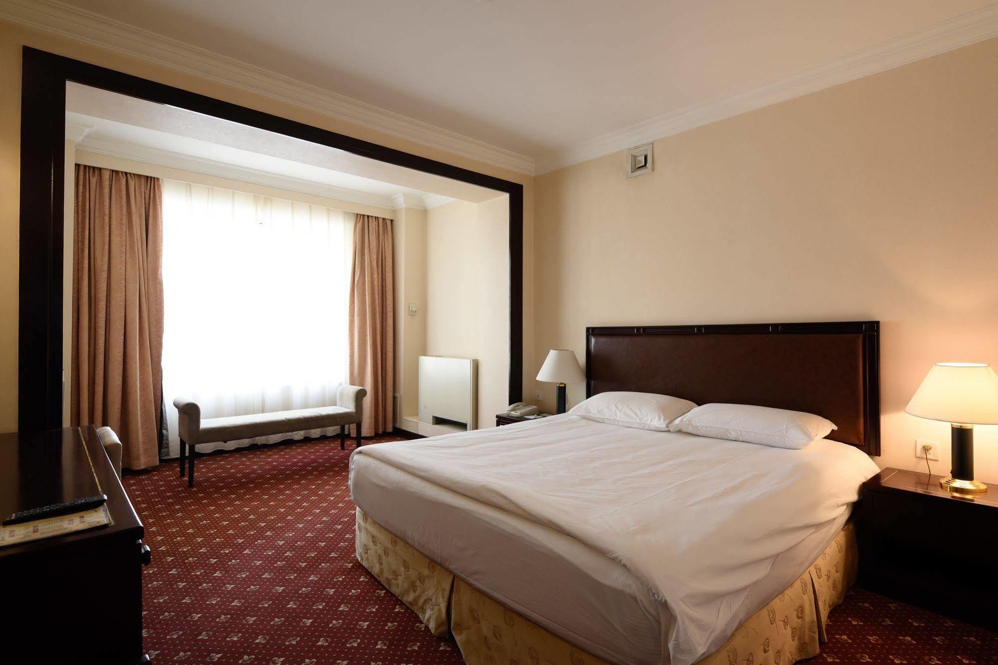 Yanshan Hotel Beijing Exterior photo